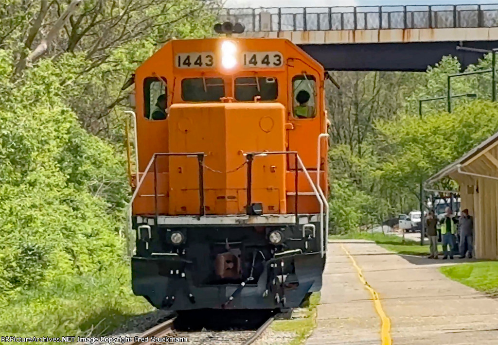 LTEX 1443 arrives at Northside Station.